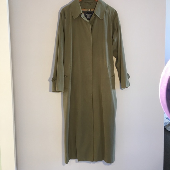Burberry Trench Coat. Great condition - Picture 3 of 8